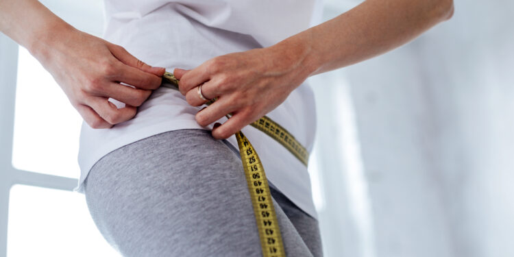 Mit Fasten abnehmen: So kann bewusster Verzicht die Gewichtsabnahme unterstützen