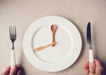 Ab wann wird beim Fasten Fett abgebaut? Wissenschaftliche Hintergründe erklärt